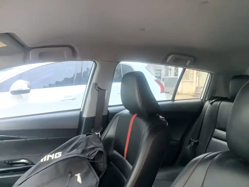 Toyota Yaris L — миниатюра 18