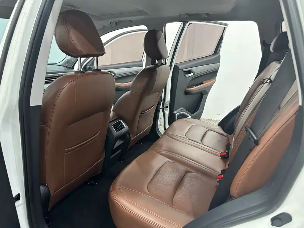 Geely Vision X6 — миниатюра 6