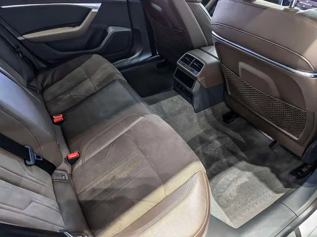 Audi A7L — миниатюра 13