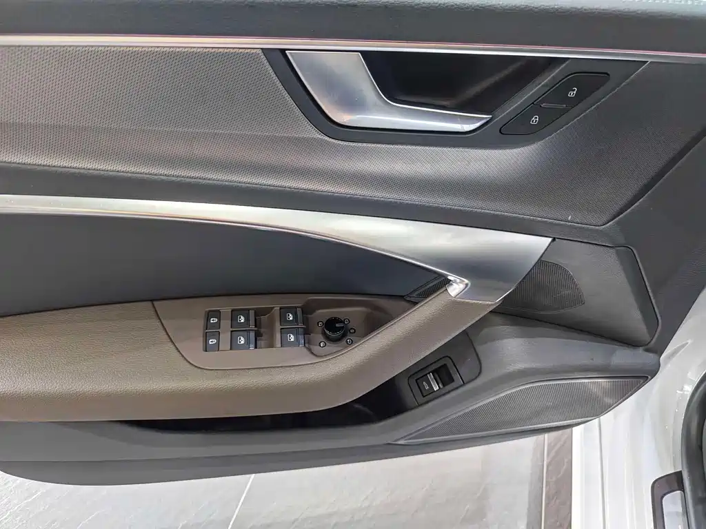 Audi A7L — миниатюра 16