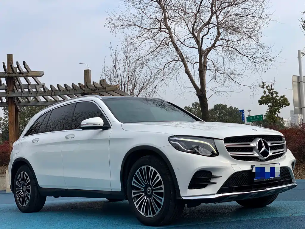 MERCEDES-BENZ GLC