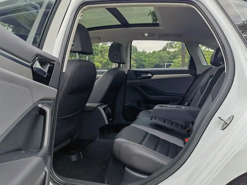 Volkswagen Sagitar — миниатюра 13