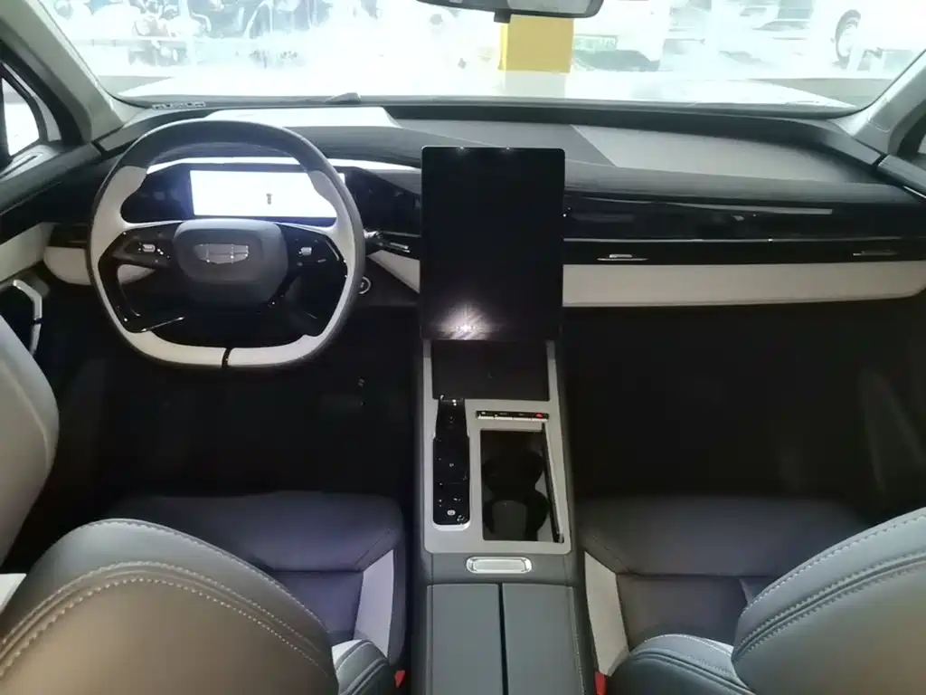 Geely Boyue L — миниатюра 10