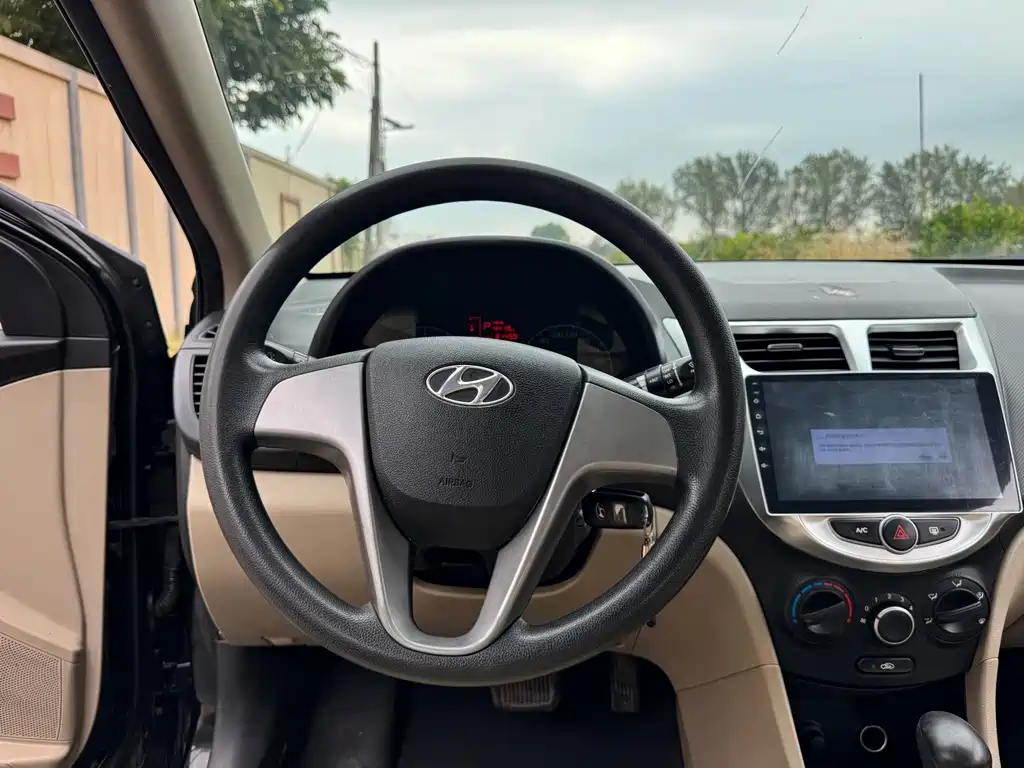 Hyundai Verna — миниатюра 10