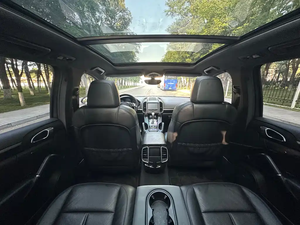Porsche Cayenne — миниатюра 15