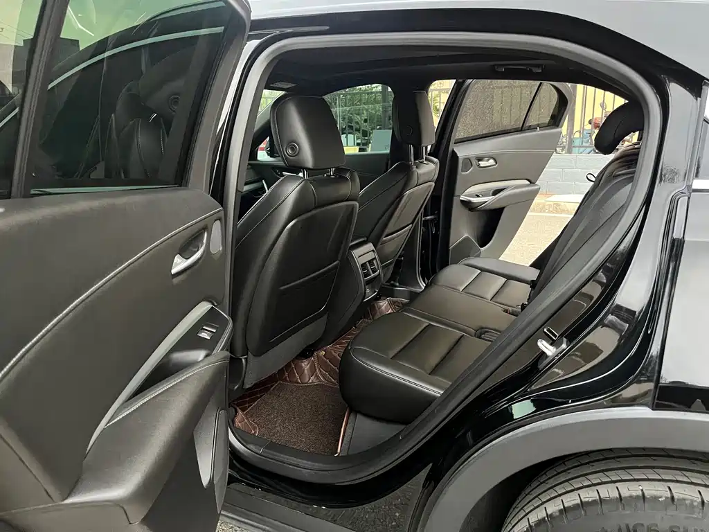 Cadillac XT4 — миниатюра 6