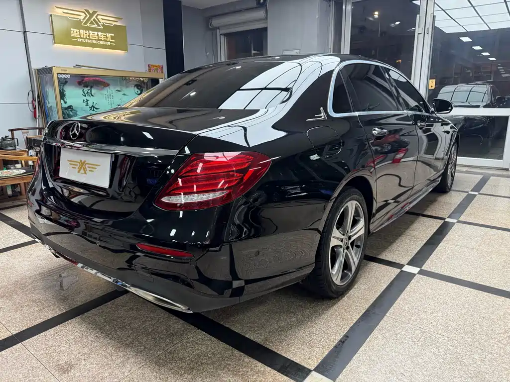 MERCEDES-BENZ E CLASS