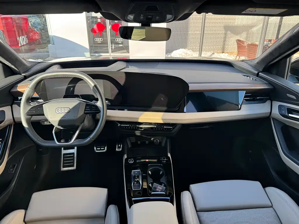 AUDI Q6L SPORTBACK E TRON