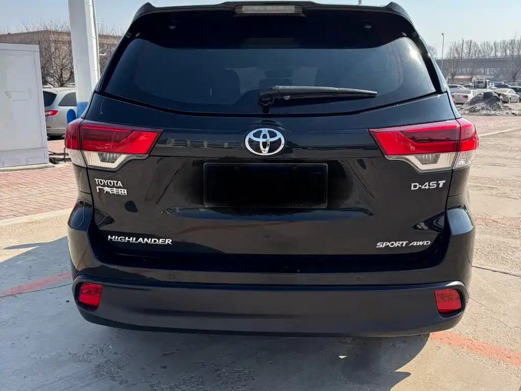 TOYOTA HIGHLANDER