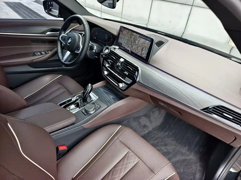 BMW 5 Series — миниатюра 15