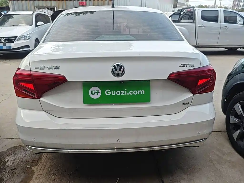 Volkswagen Jetta — миниатюра 6