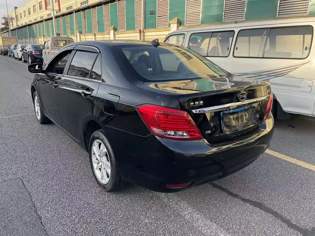 BYD Surui 2014 1.5L MT Comfort