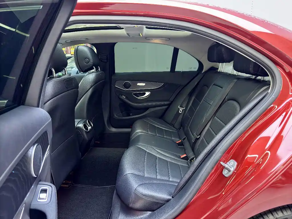 Mercedes-Benz C-Class — миниатюра 14