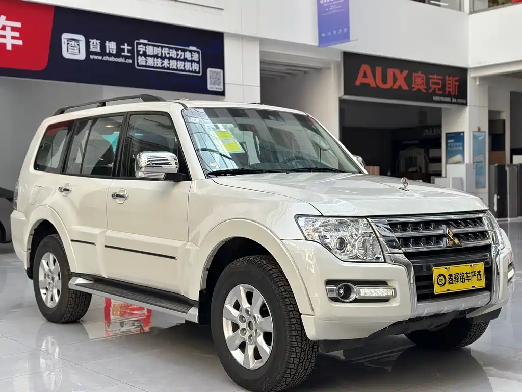 Mitsubishi V93 2020 3.0L AT