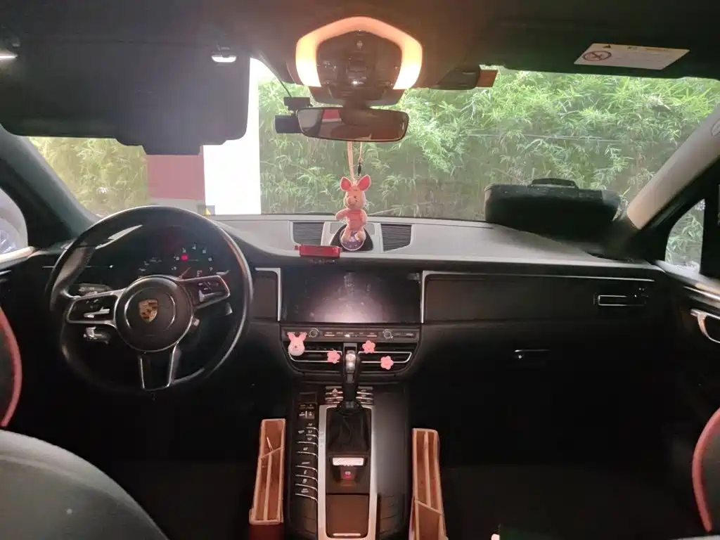 Porsche Macan — миниатюра 10