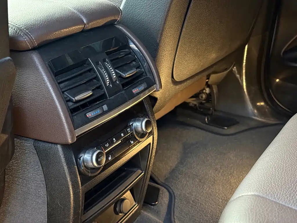 BMW X5 (Import) — миниатюра 6