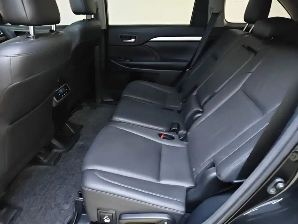 Toyota Highlander — миниатюра 17