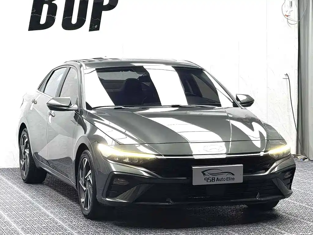 Hyundai Elantra — миниатюра 3