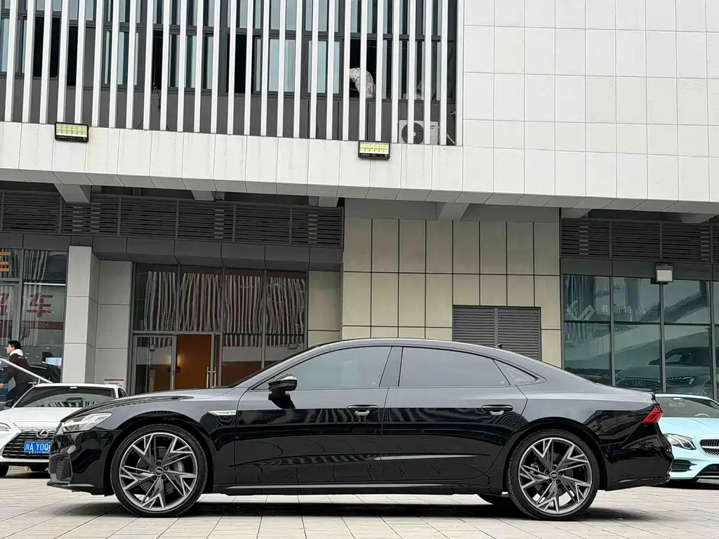 AUDI A7L