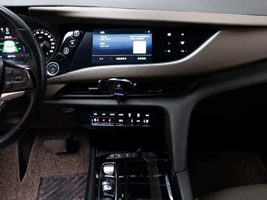 Buick Enclave — миниатюра 8
