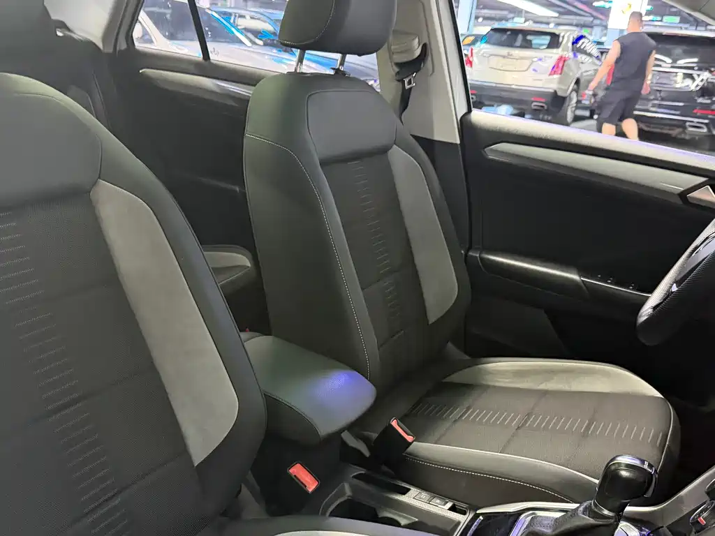 Volkswagen T-Roc — миниатюра 15