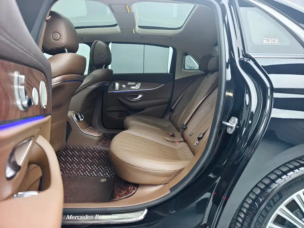 Mercedes-Benz E-Class — миниатюра 14