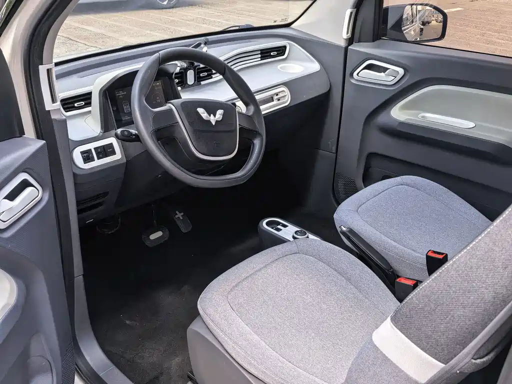 Wuling MINIEV — миниатюра 6