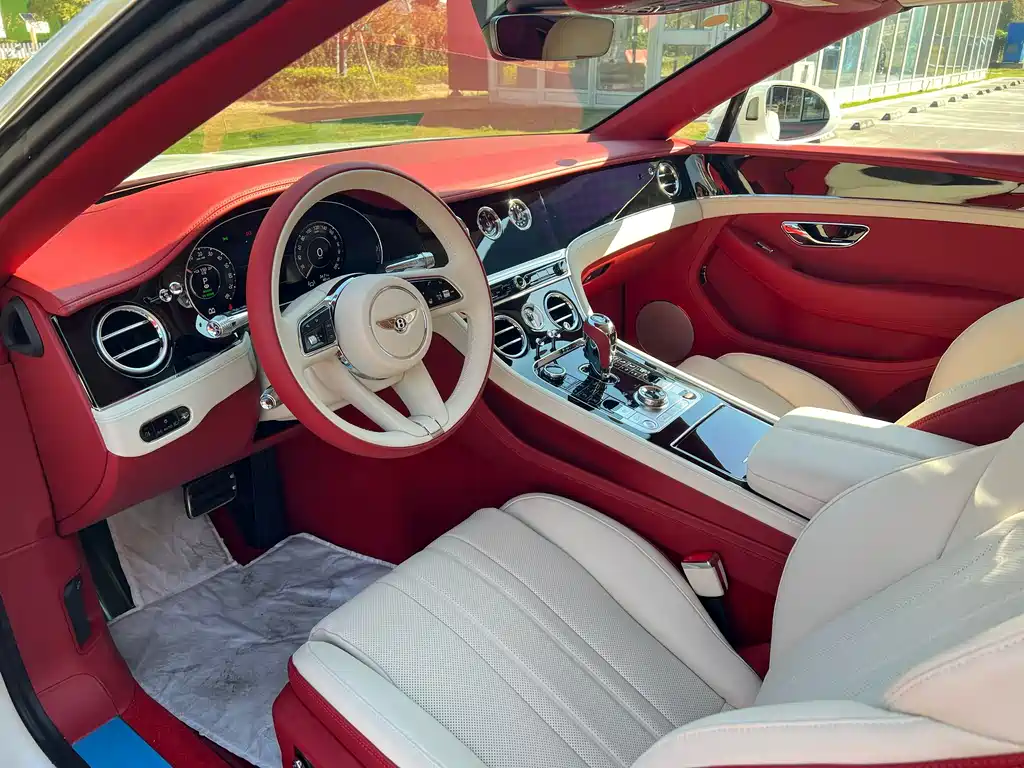 Bentley Continental PHEV 2026 GT