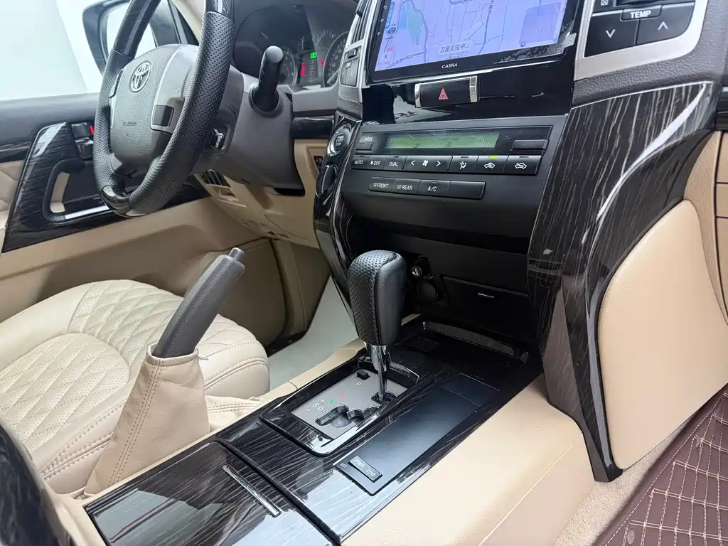 Toyota Land Cruiser — миниатюра 12