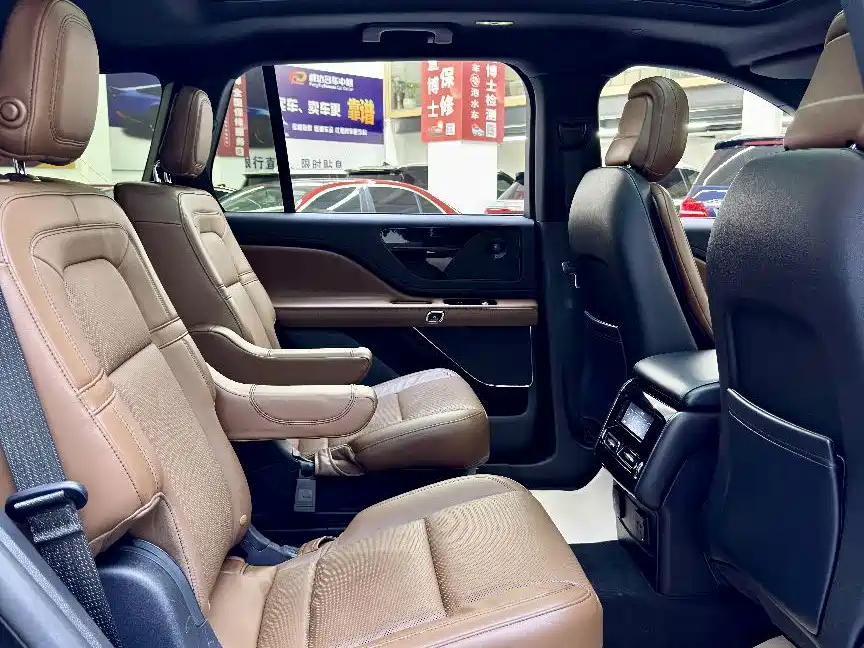 Lincoln Aviator — миниатюра 9