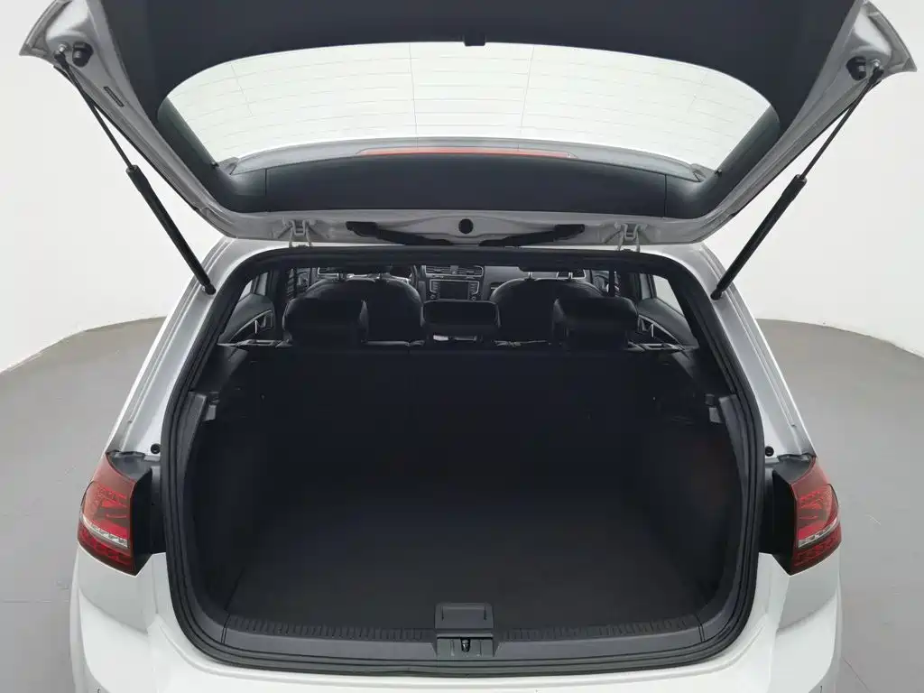 Volkswagen Golf GTI — миниатюра 16