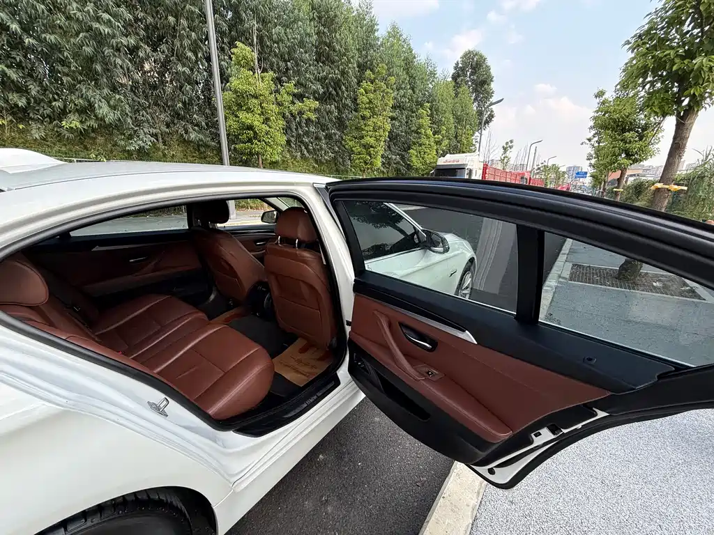 BMW 5 Series — миниатюра 22