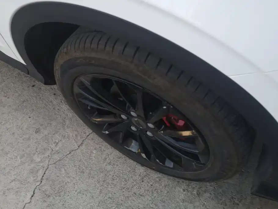 Geely Binyue — миниатюра 6