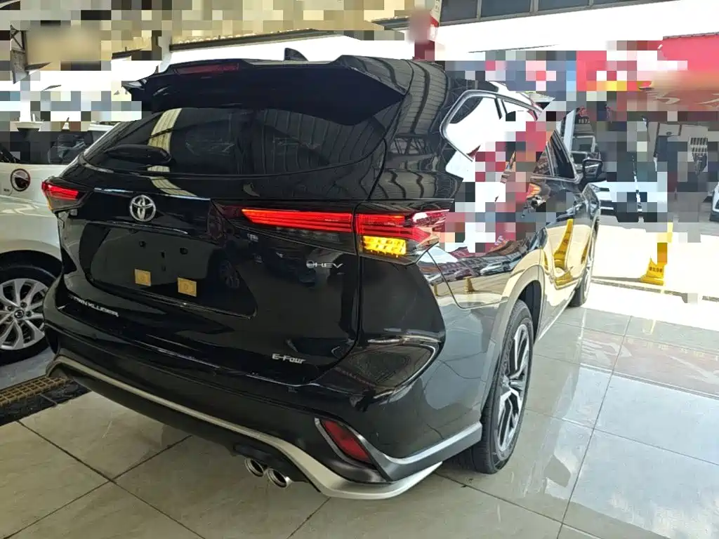 Toyota Crown Kluger — миниатюра 7