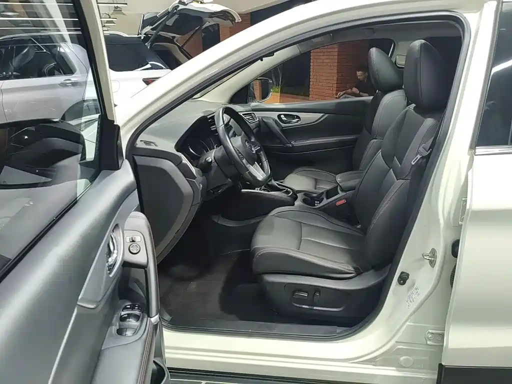 Nissan Qashqai — миниатюра 9