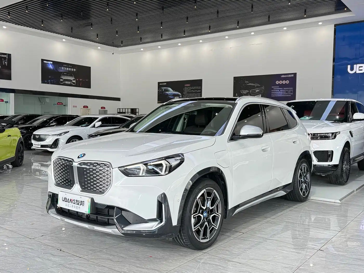 BMW iX1