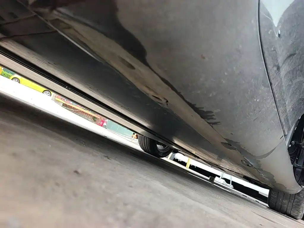 Tesla Model Y — миниатюра 21