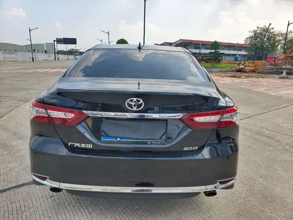 Toyota Camry — миниатюра 7