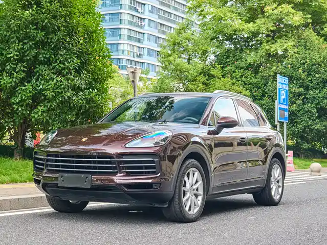 PORSCHE CAYENNE 2019