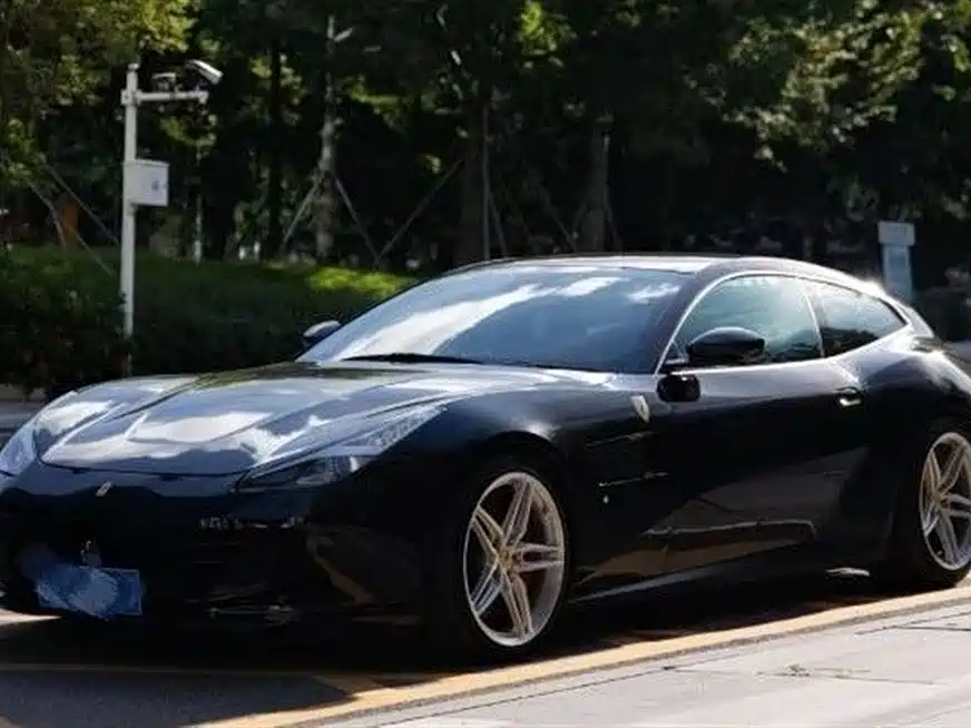 Купить Ferrari GTC4Lusso