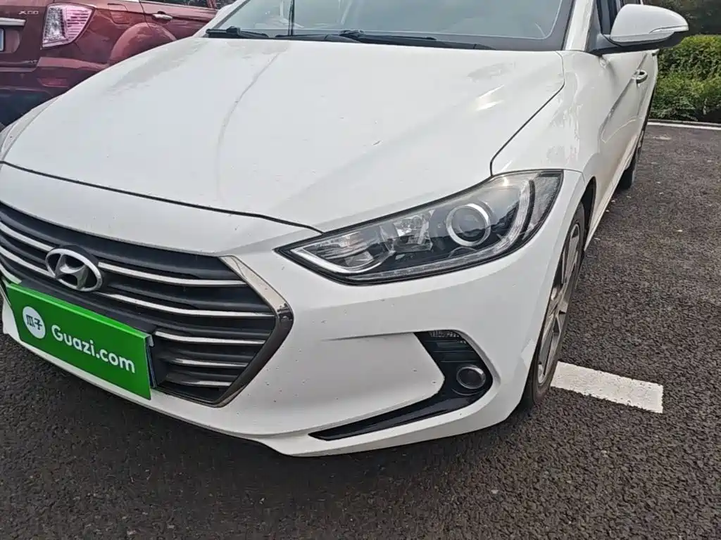 Hyundai Elantra — миниатюра 24