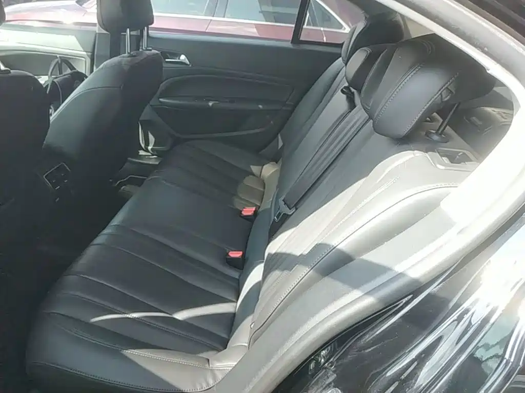 Peugeot 408 — миниатюра 17