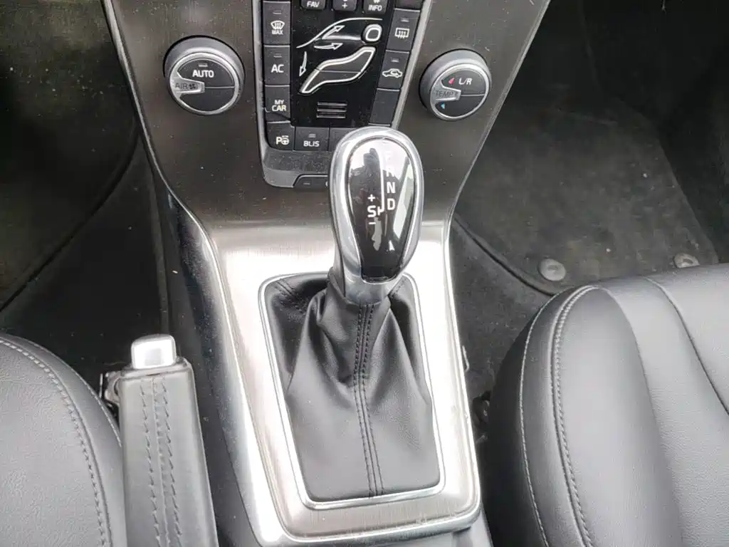 Volvo V40 — миниатюра 14