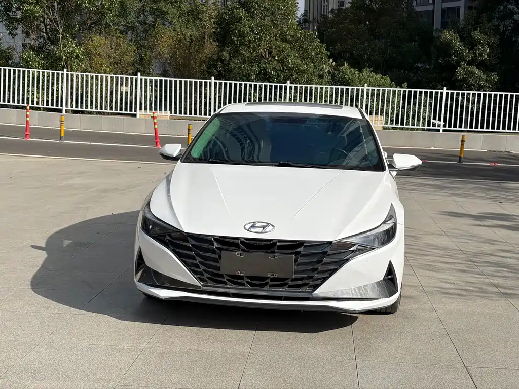 Hyundai Elantra — миниатюра 2
