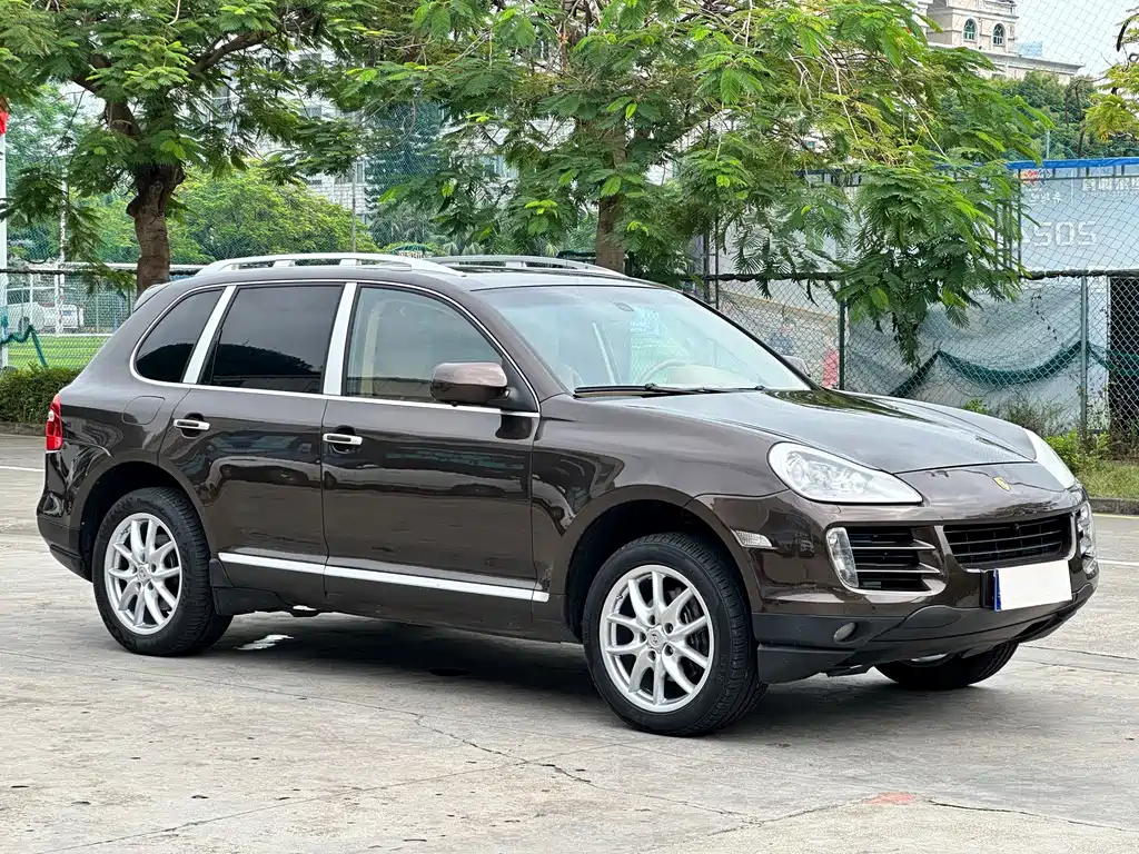 Porsche Cayenne — миниатюра 3