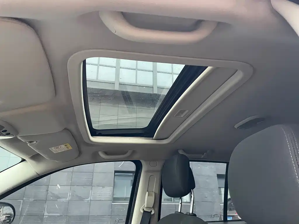 Jeep Compass (Import) — миниатюра 8