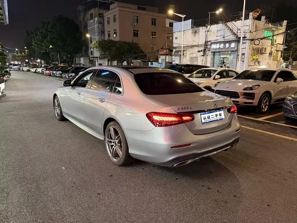 Mercedes-Benz E-Class — миниатюра 9