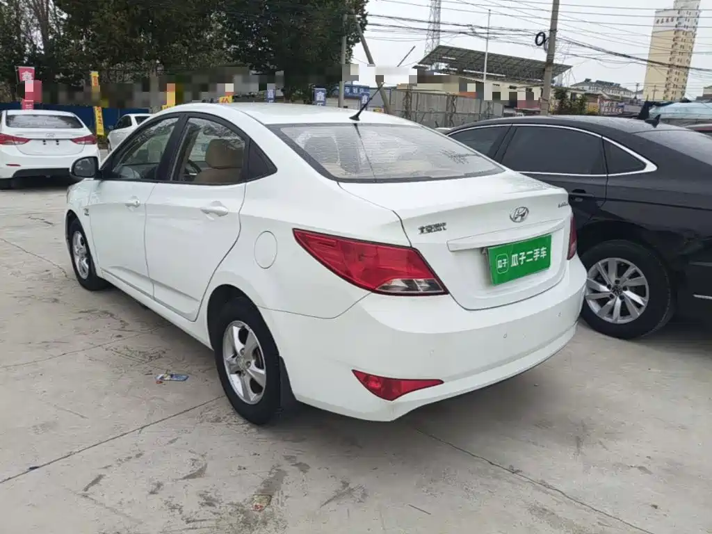 Hyundai Verna — миниатюра 5