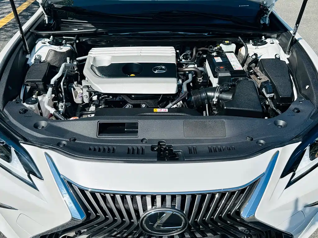 Lexus ES — миниатюра 10