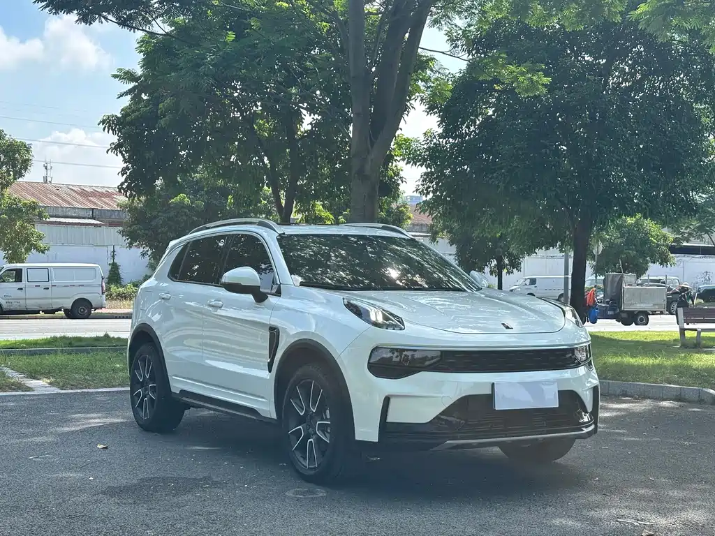 Lynk & Co 01 — миниатюра 3